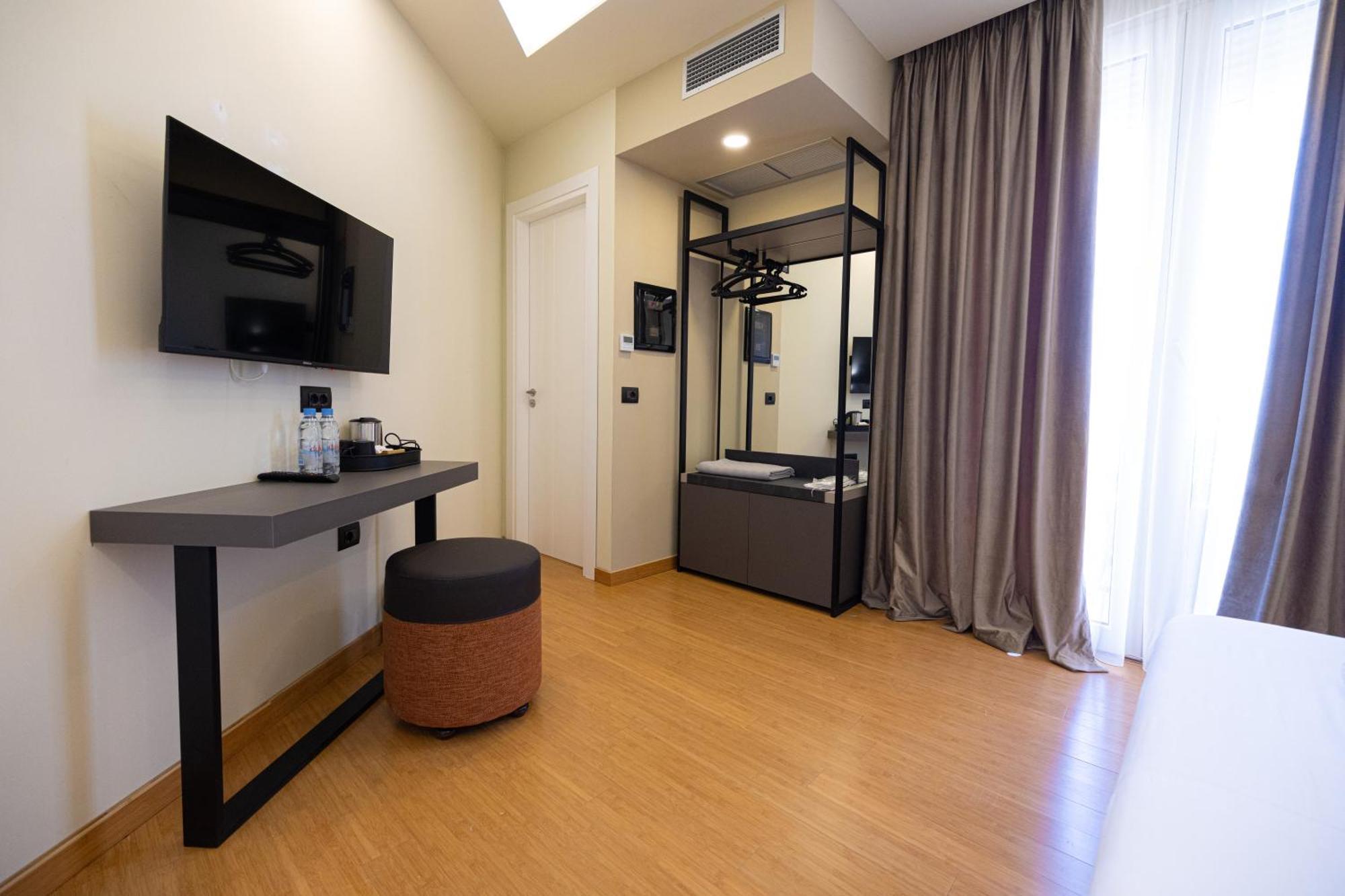 Green Boutique Hotel Vlore Exterior photo