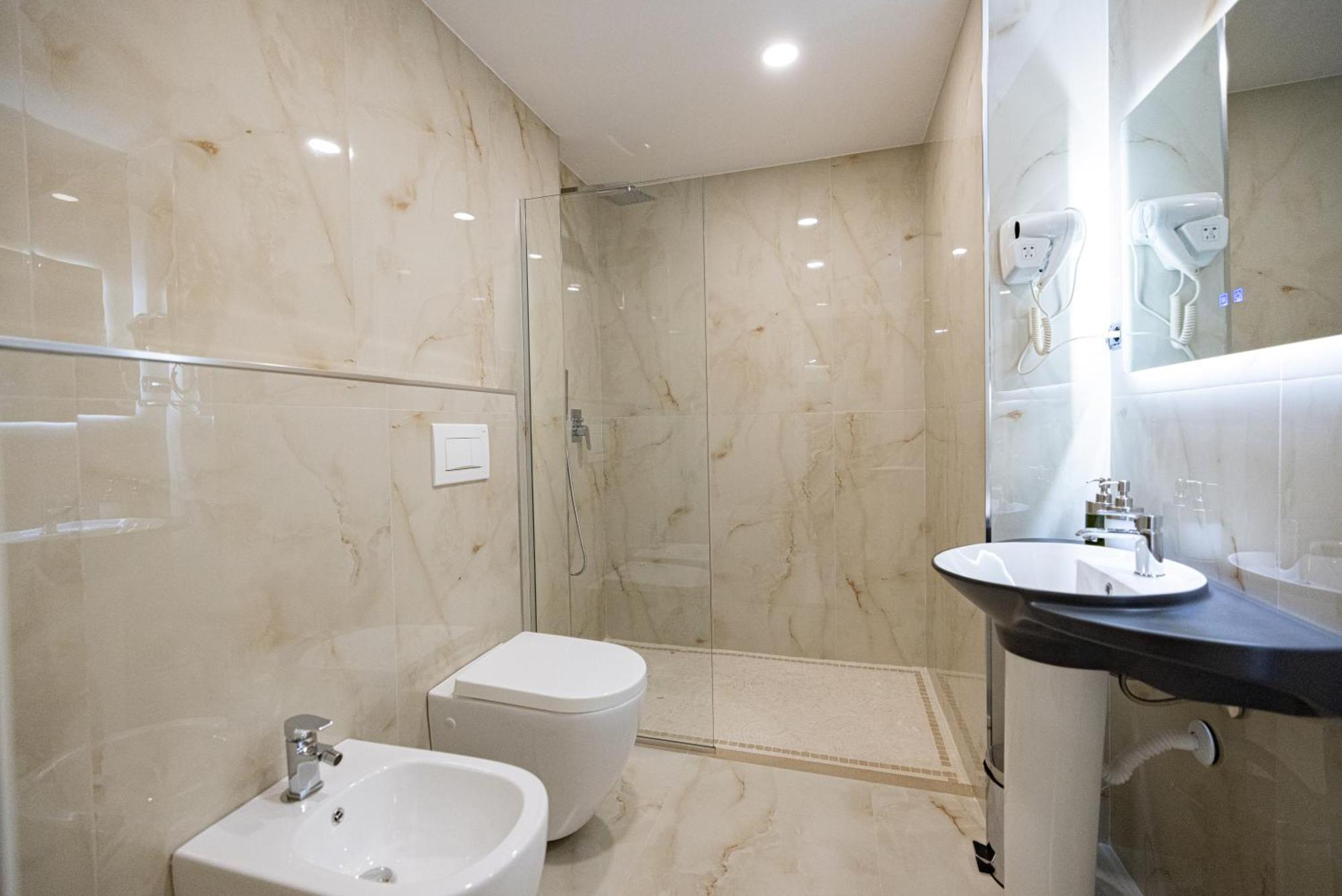 Green Boutique Hotel Vlore Exterior photo